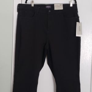 Fabulous black pair of legging pants with stretch.